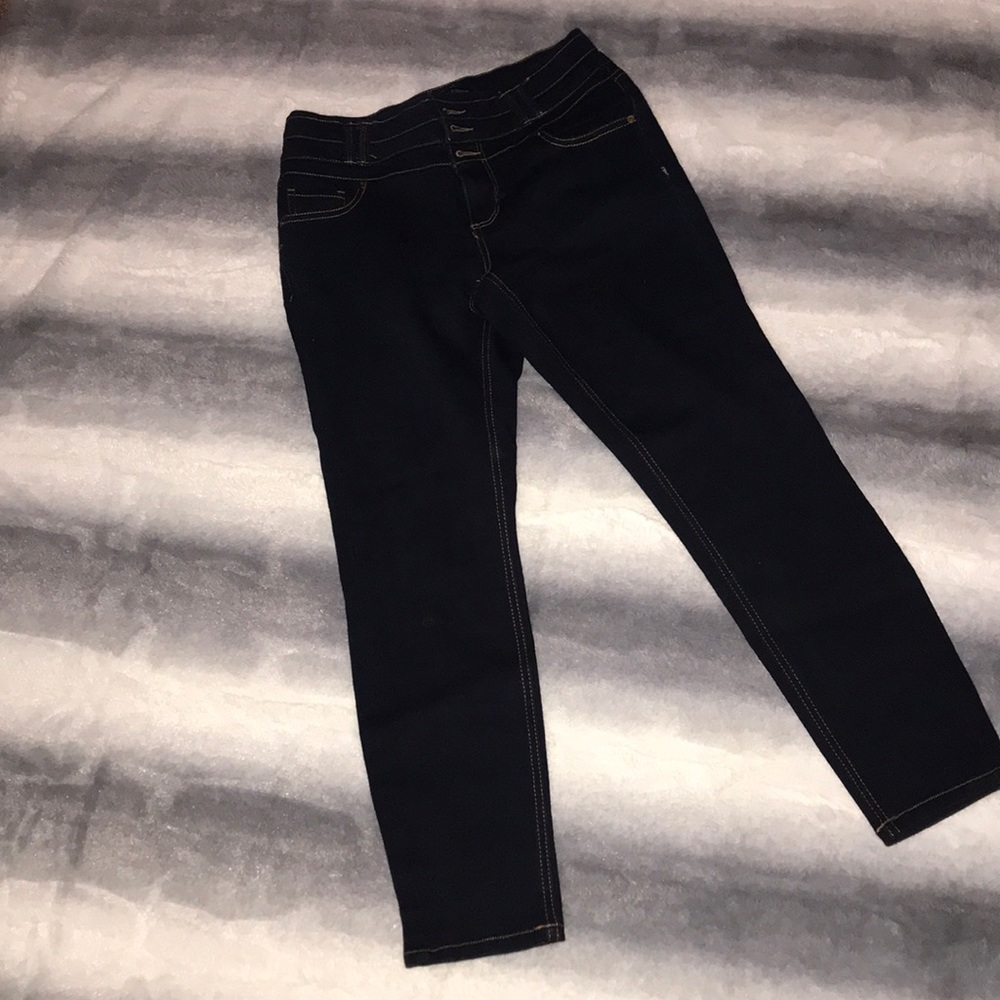NWOT Dark Wash High Rise Ankle Skinnies